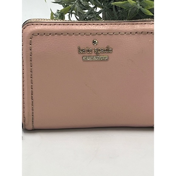 Kate Spade Pink Zip Bifold Rose Smoke Color Pebble Leather Wallet - Picture 3 of 12